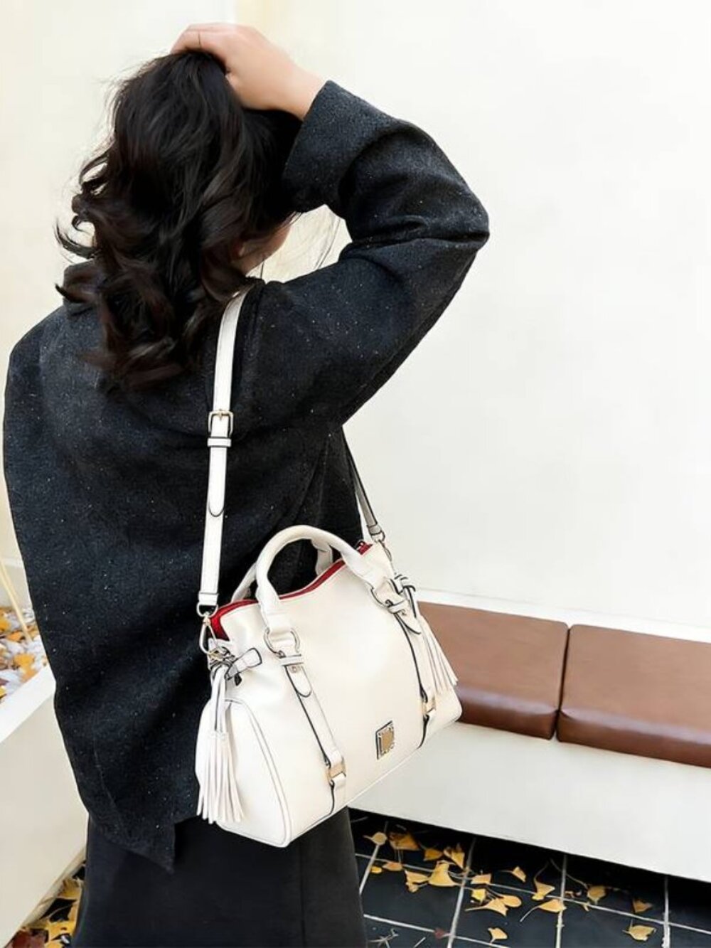 Retro Handheld Commuter Crossbody Bag with Adjustable Strap - Picture 5 of 5
